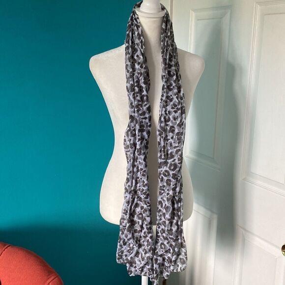 Ann Taylor Loft Gray Animal Print Scarf - Picture 3 of 7